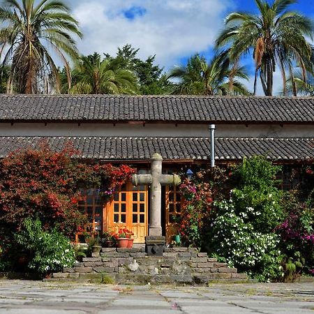 ホテル Hacienda La Carriona Sangolquí エクステリア 写真
