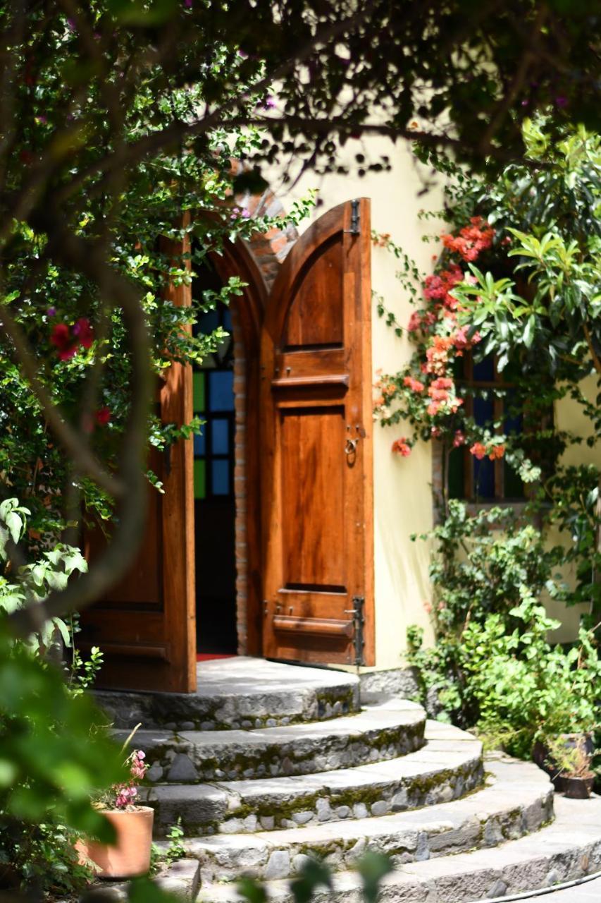 ホテル Hacienda La Carriona Sangolquí エクステリア 写真